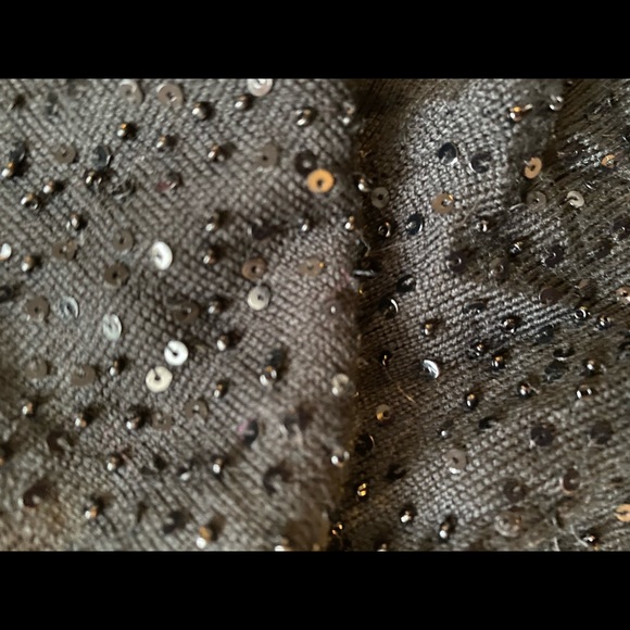 Gorgeous sequined cardigan. - Picture 3 of 5